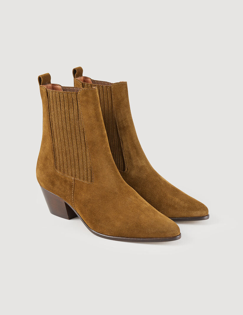 Botas de piel con elásticos