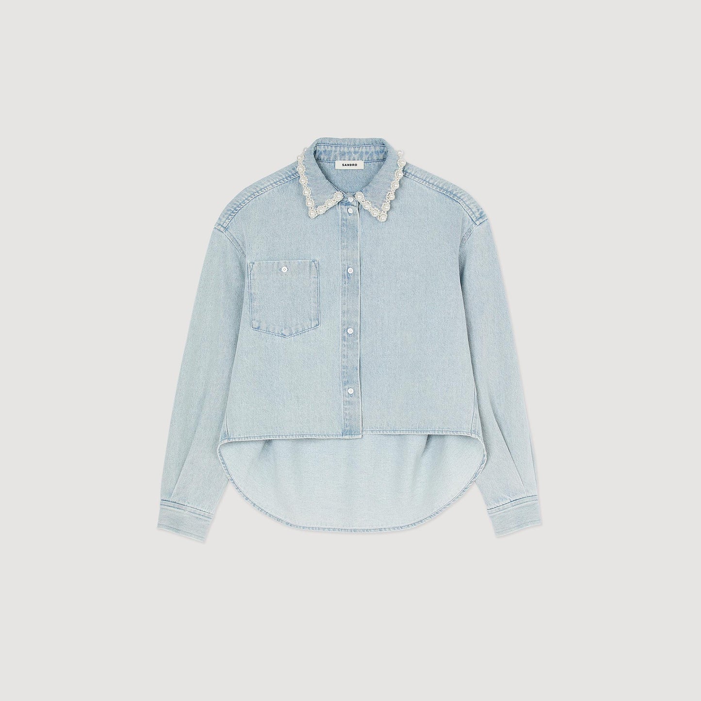 Camisa vaquera con cuello de pedrería