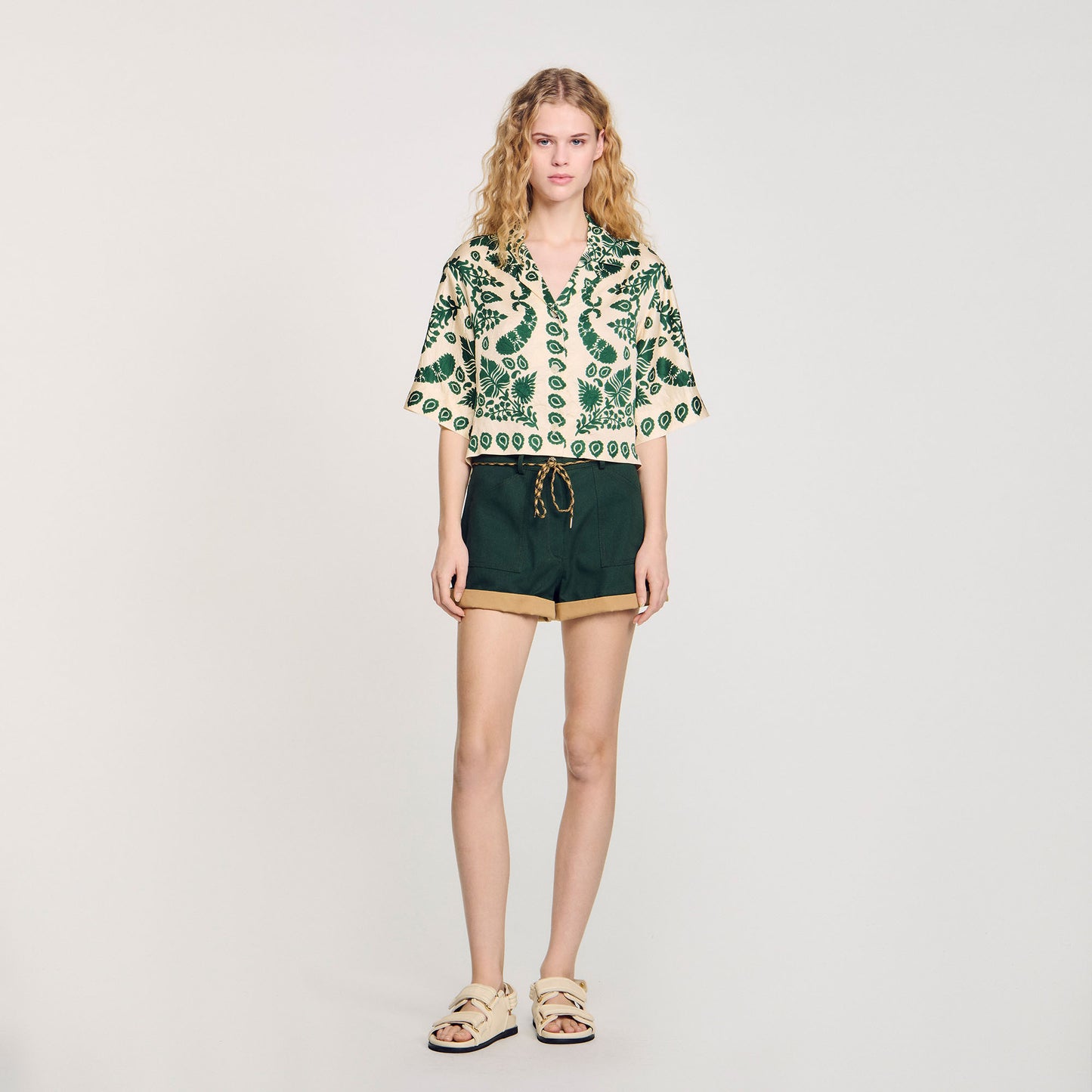 Camisa con estampado floral