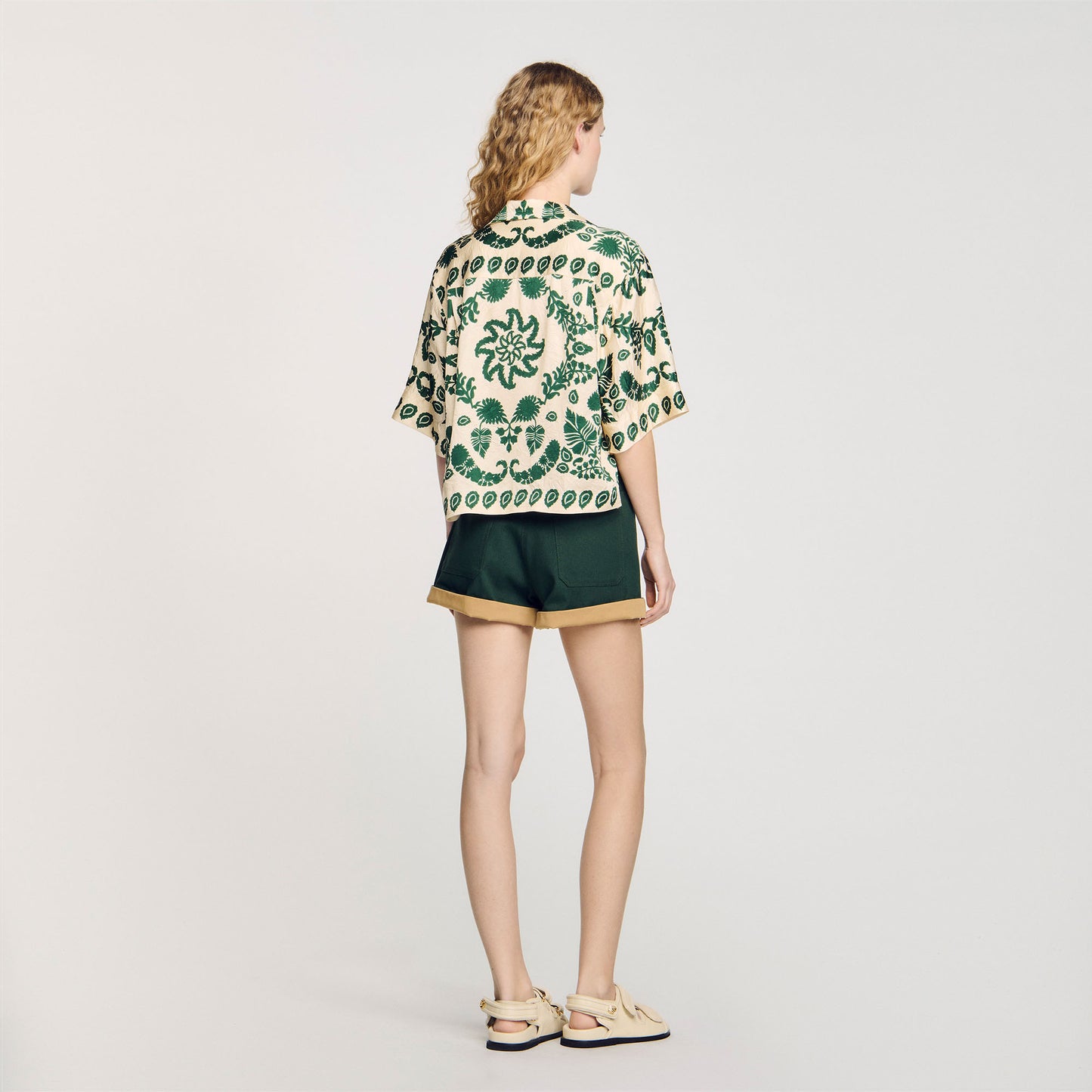 Camisa con estampado floral