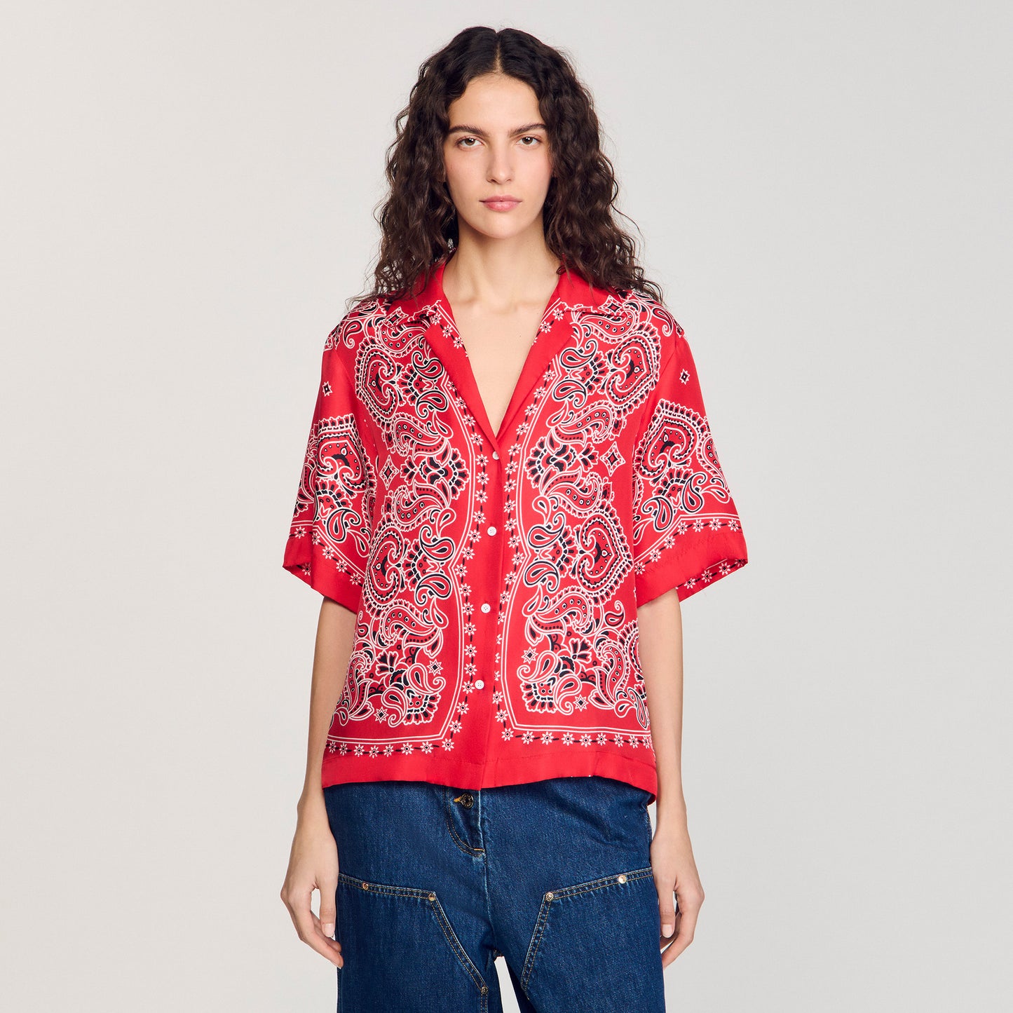 Camisa con estampado de bandana