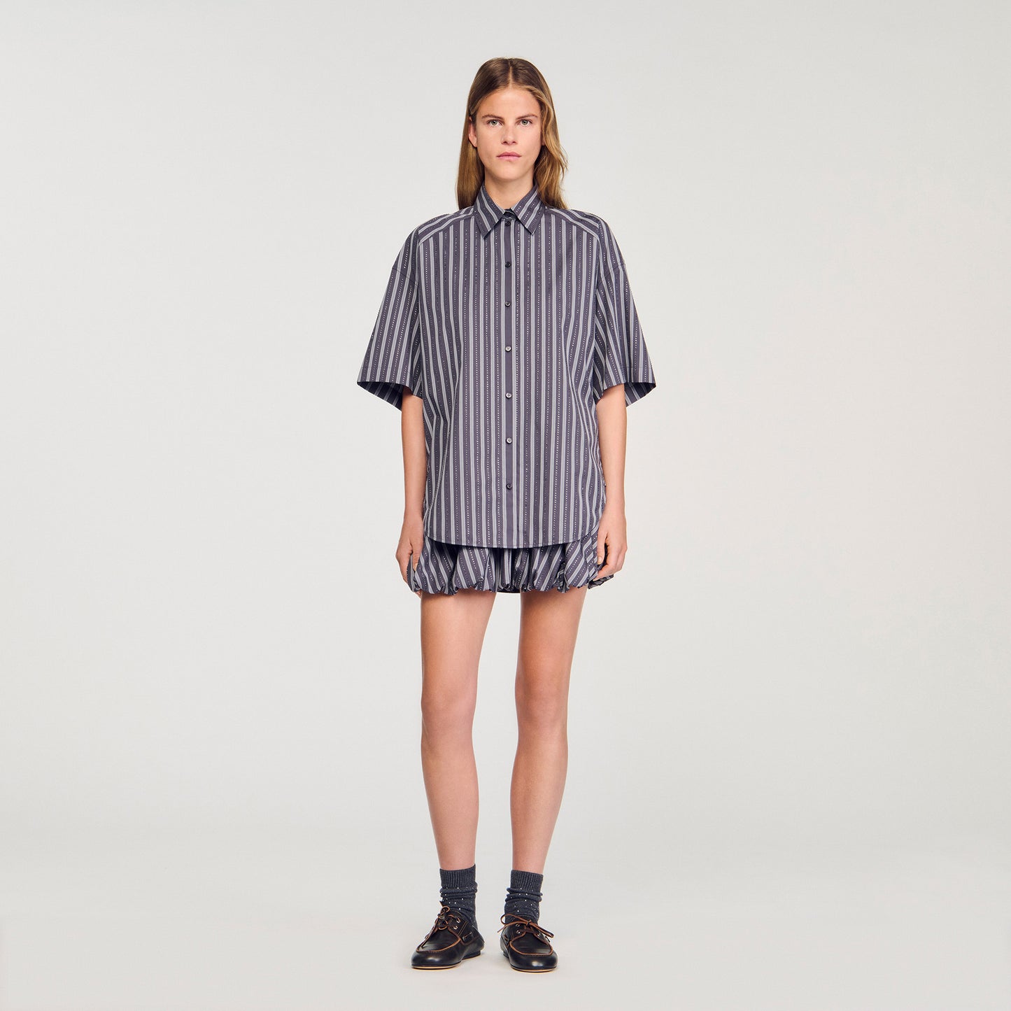 Camisa oversize de rayas con strass