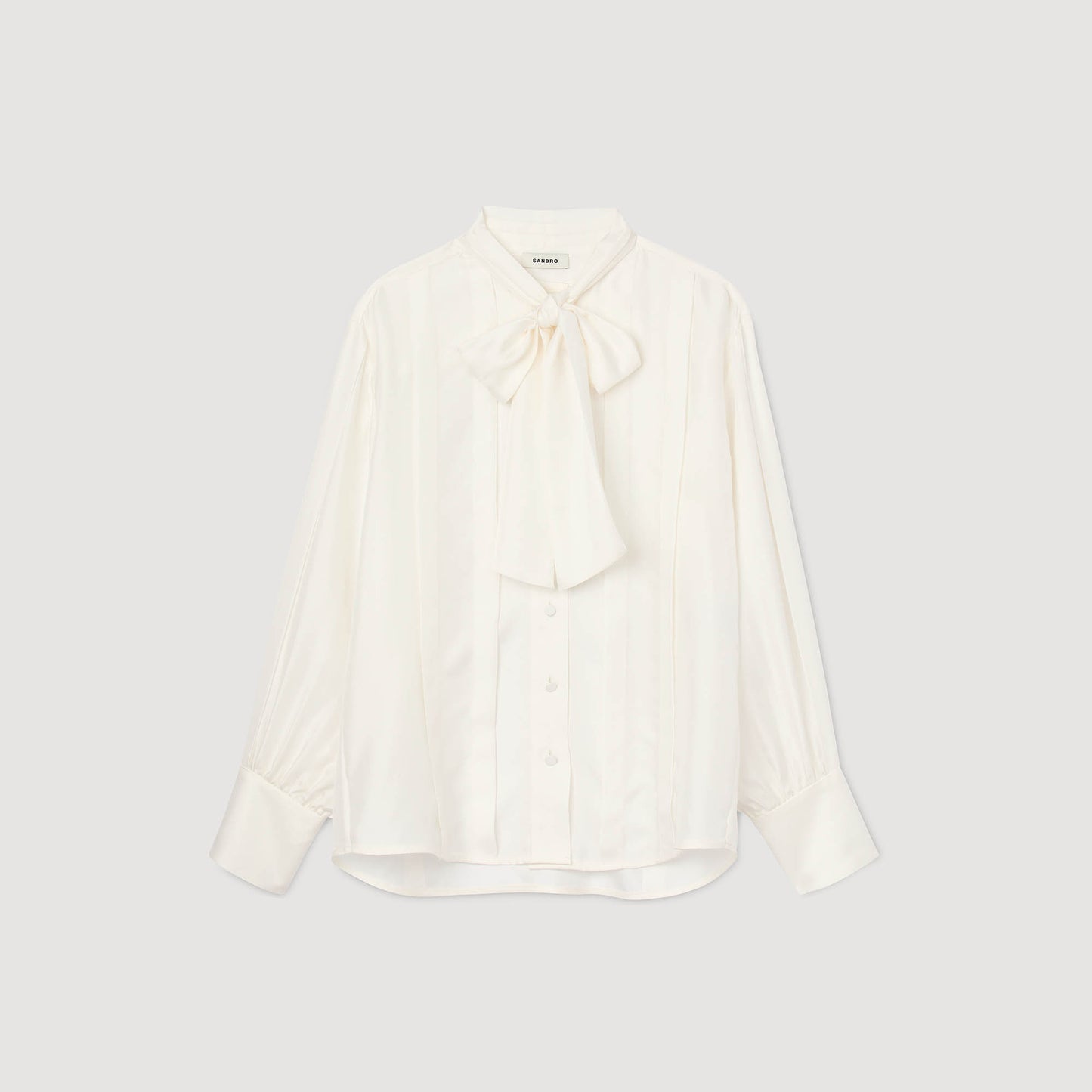 Camisa de seda con lavallière