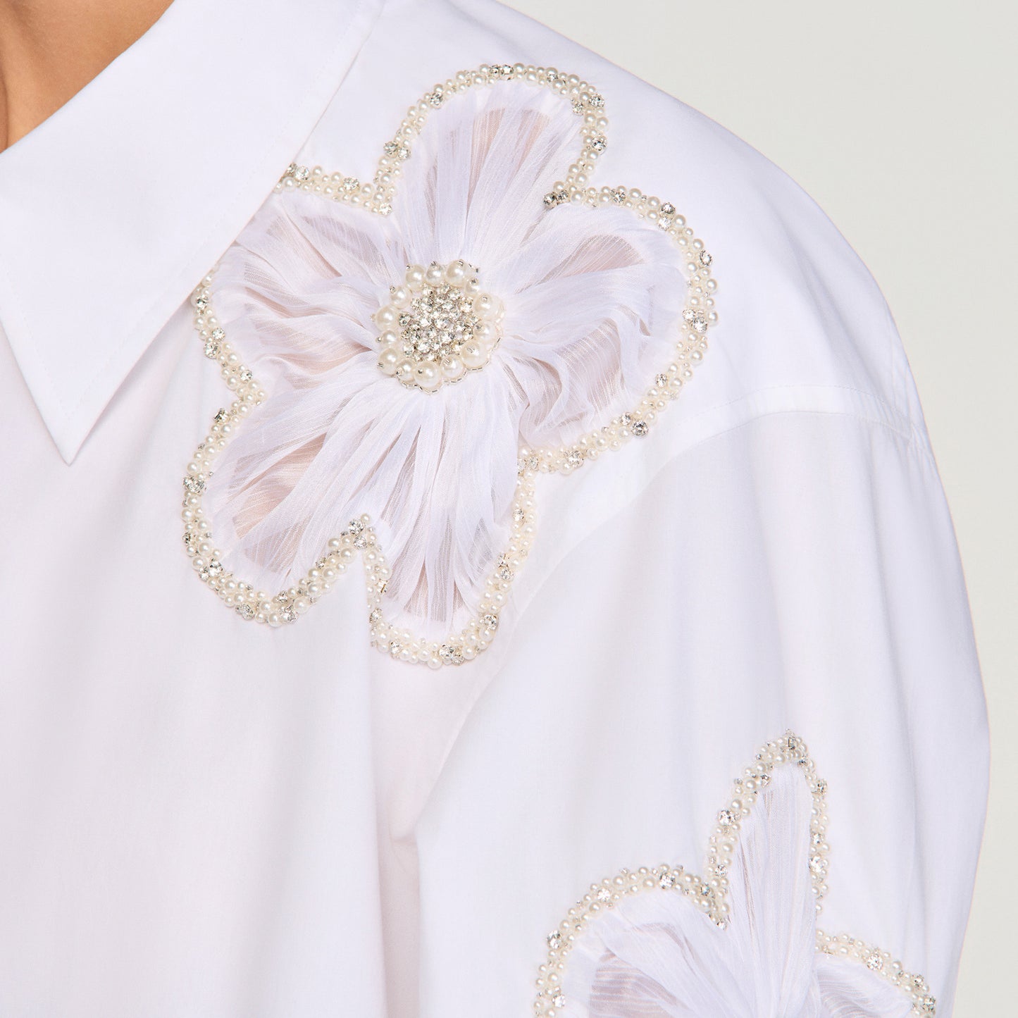 Camisa a rayas bordada