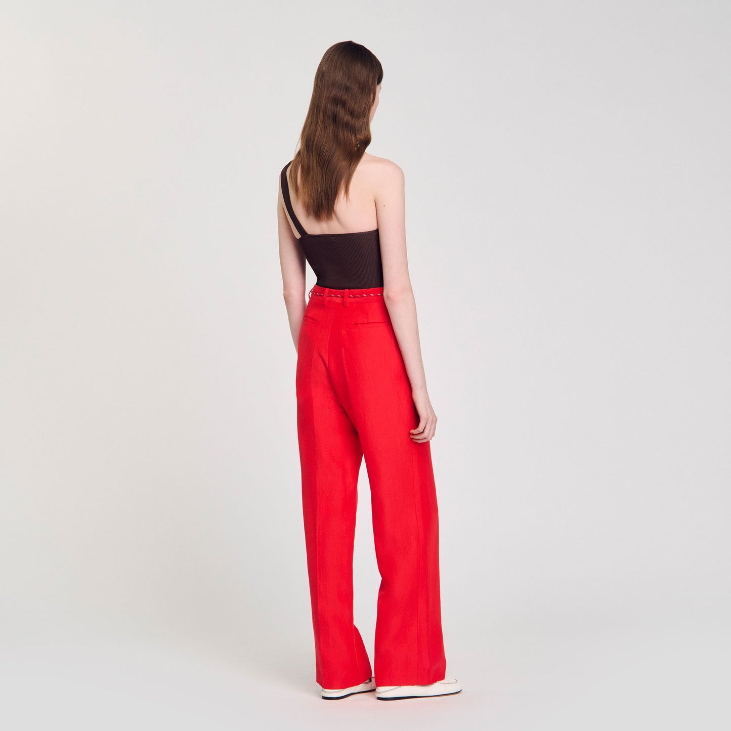 Pantalones con cinturón tipo cordón