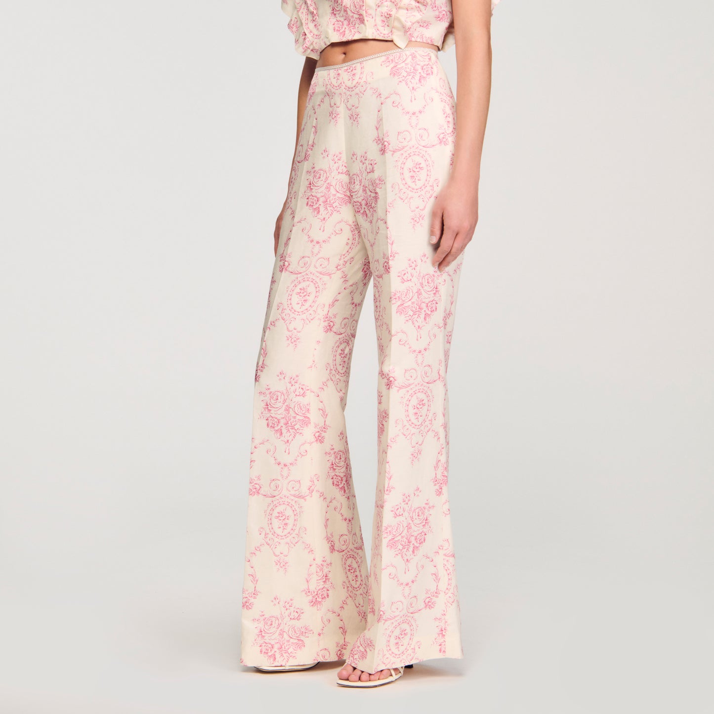 Pantalón con estampado floral