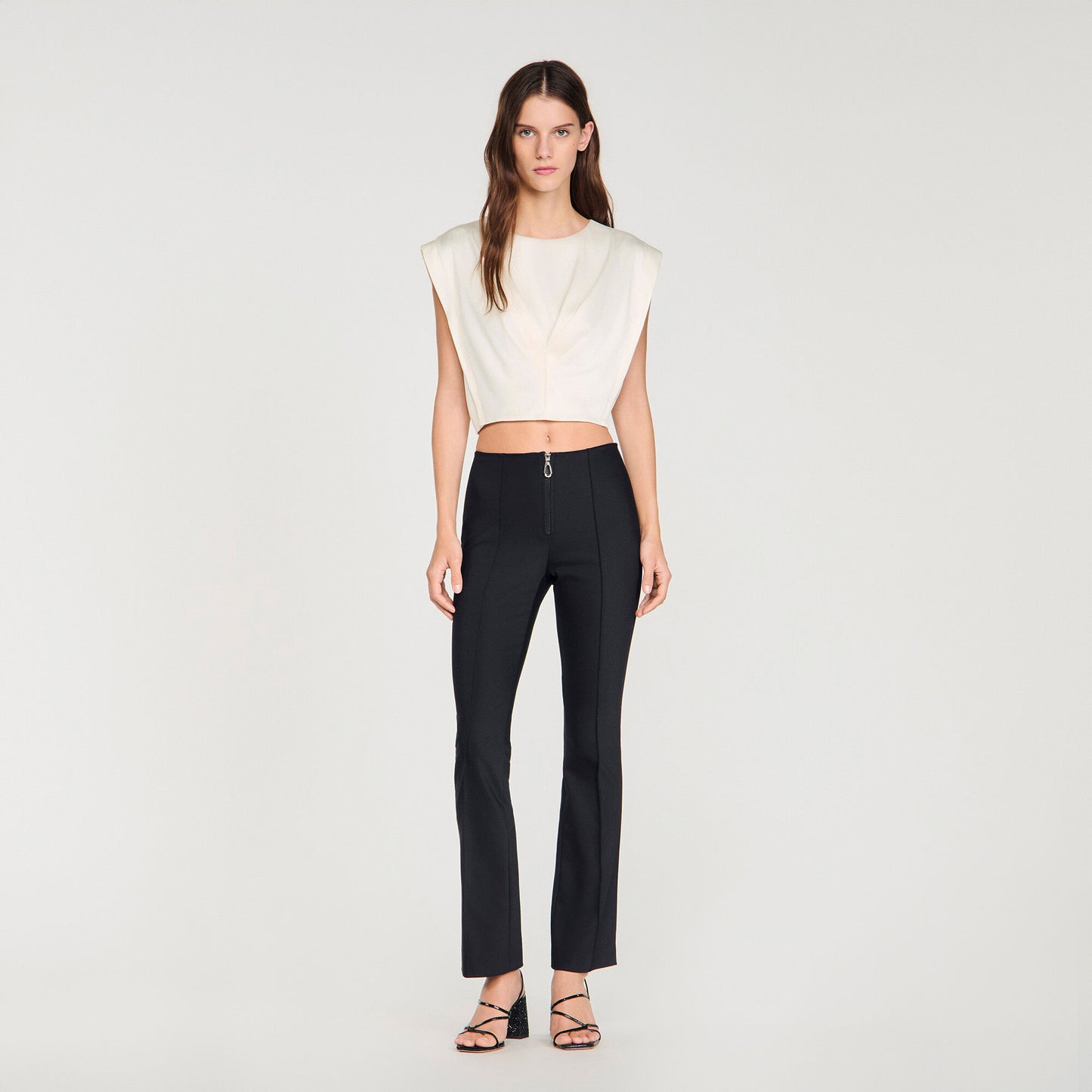 Pantalón con pinzas y cremallera