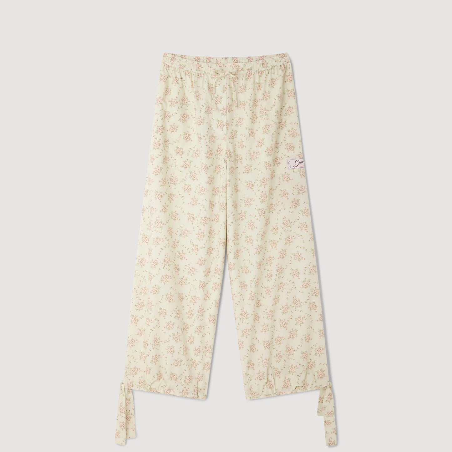 Pantalón ancho con estampado floral