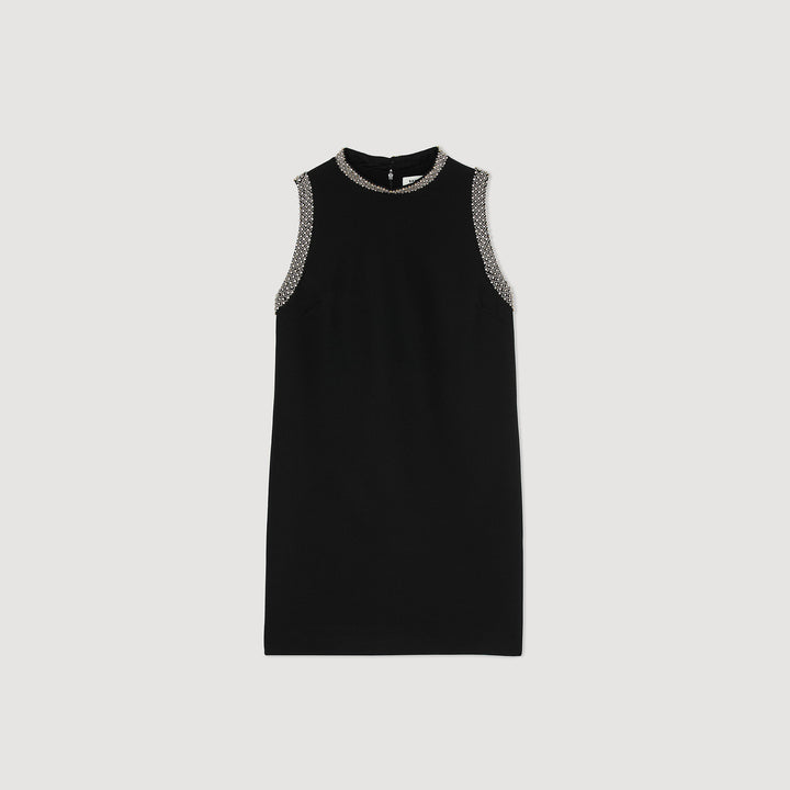 Vestido corto con detalles de strass