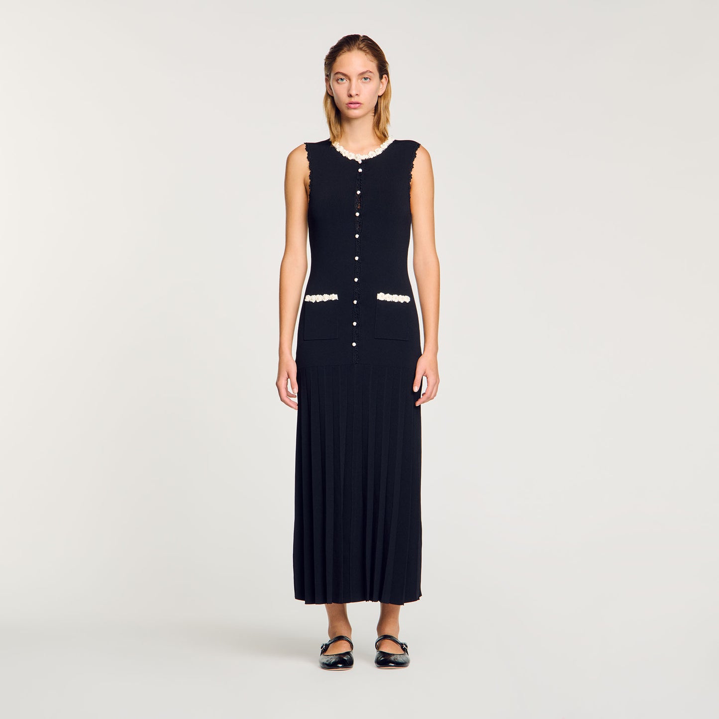 Vestido largo con detalles de ganchillo