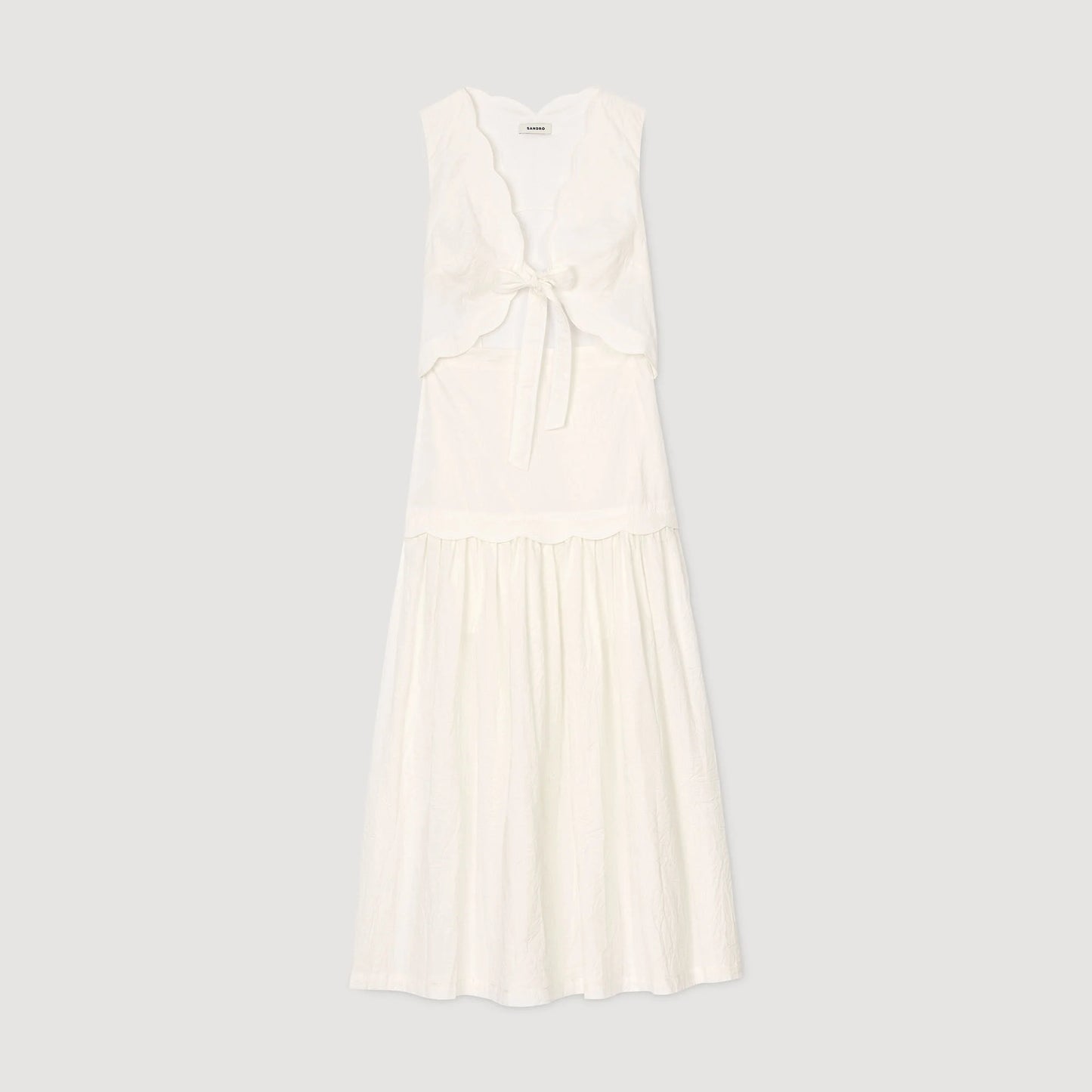 Vestido largo arrugado con lazo
