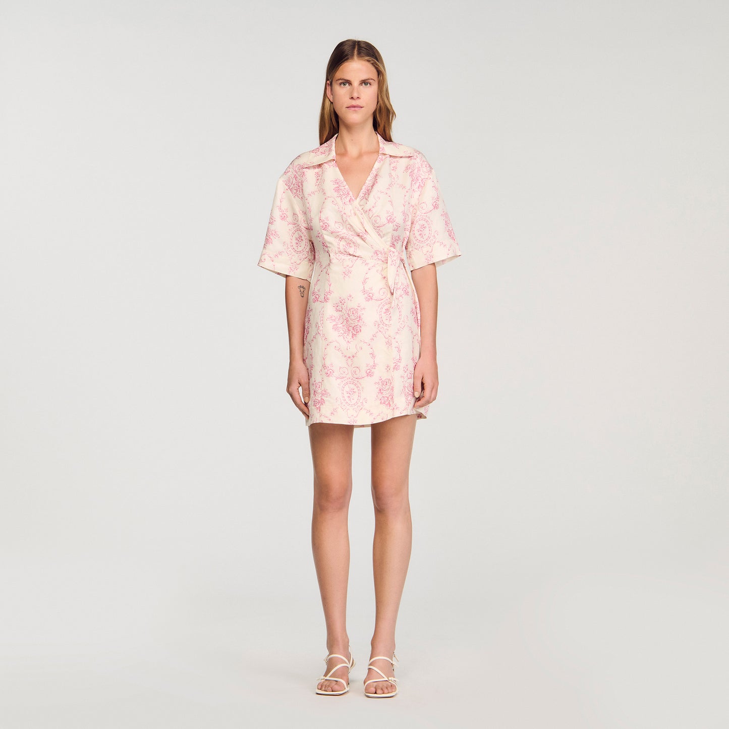 Vestido corto con estampado floral