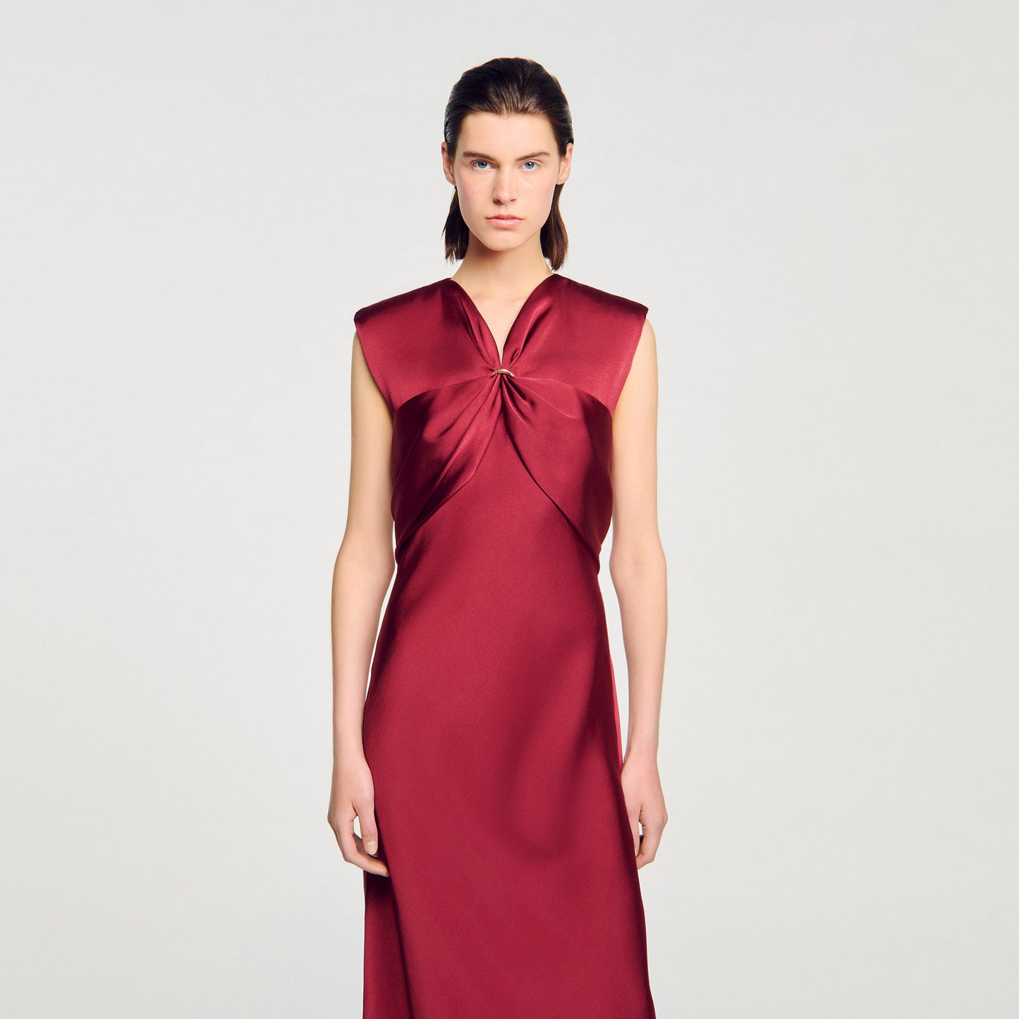 Vestido largo con cuello en V