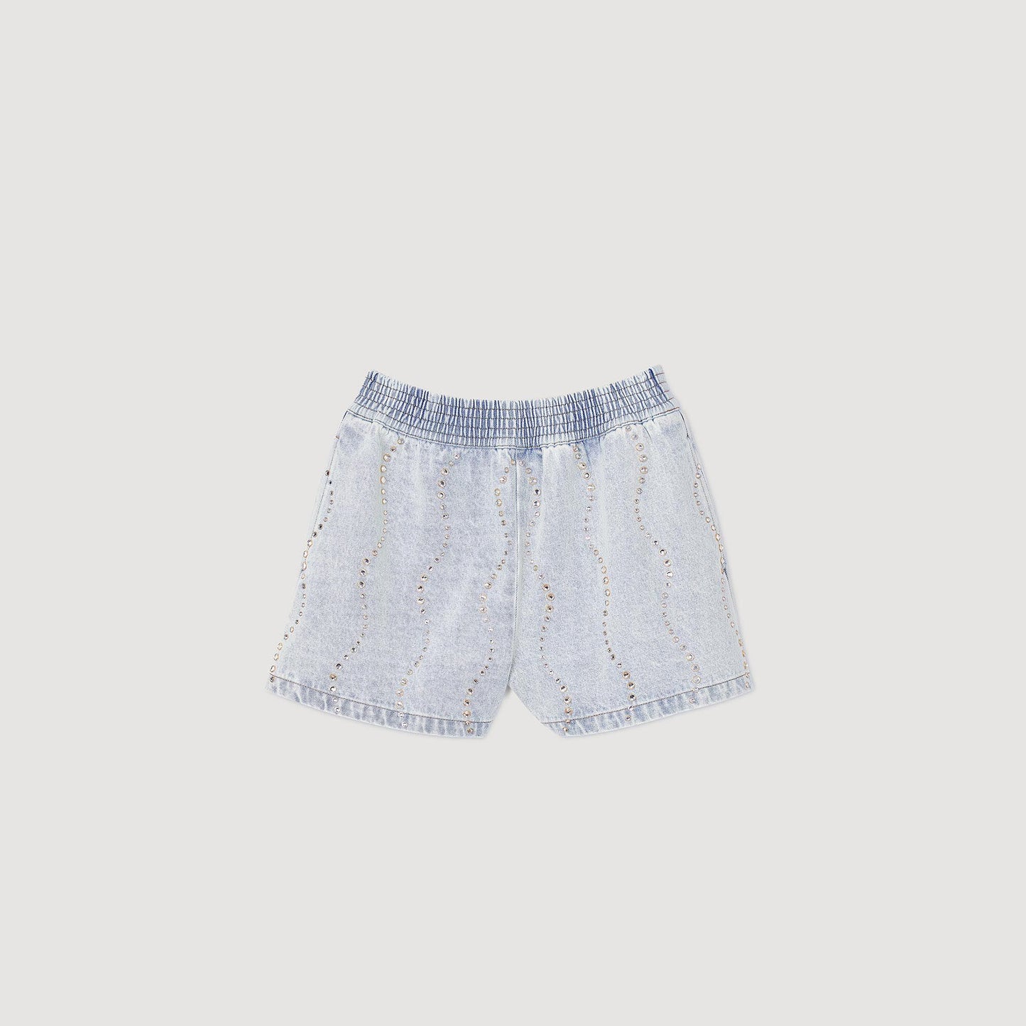 Vaquero corto con strass y perlas
