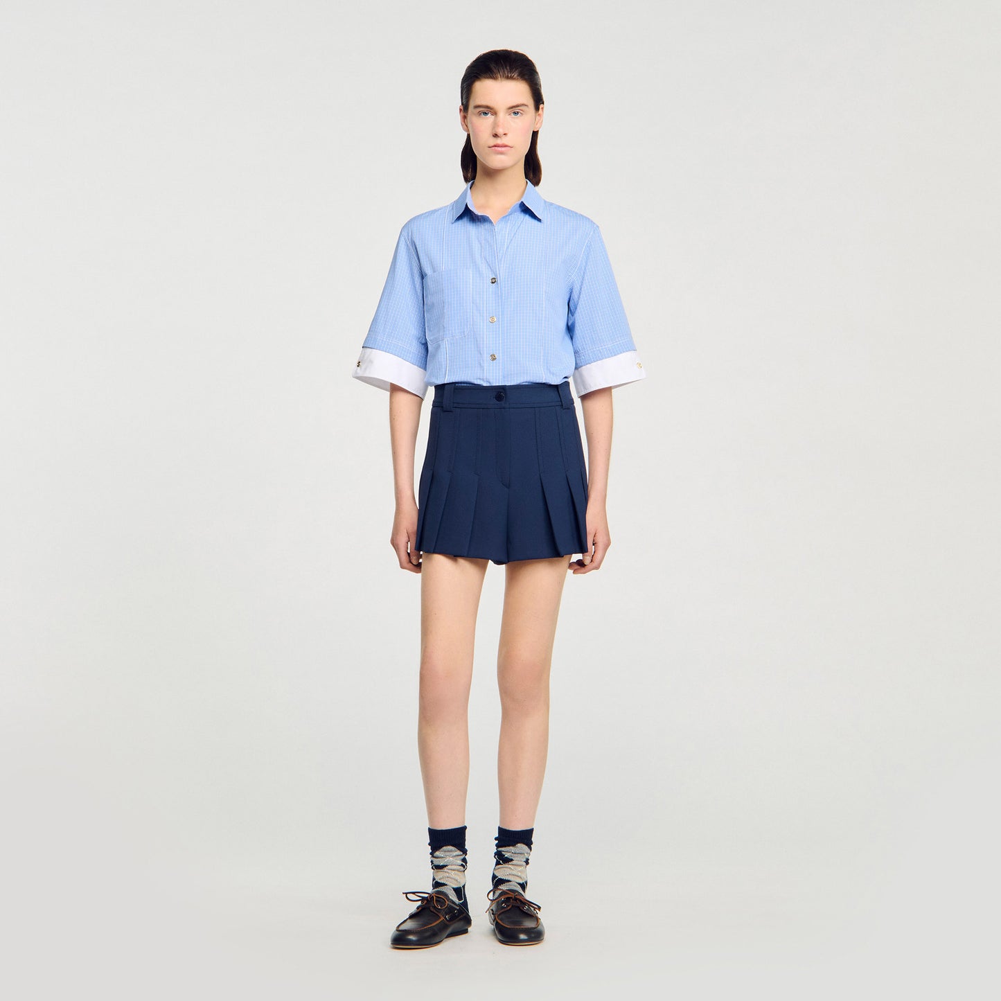 Short de traje con pliegues