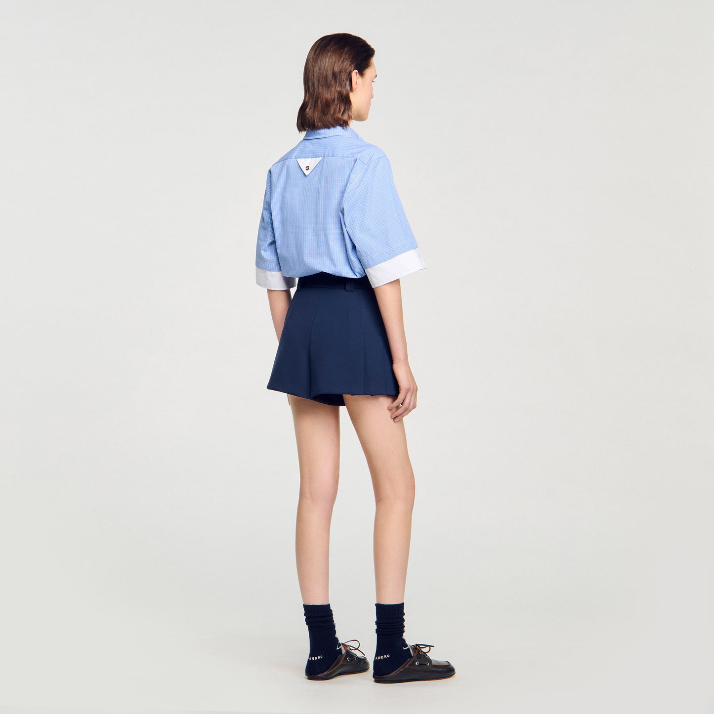 Short de traje con pliegues
