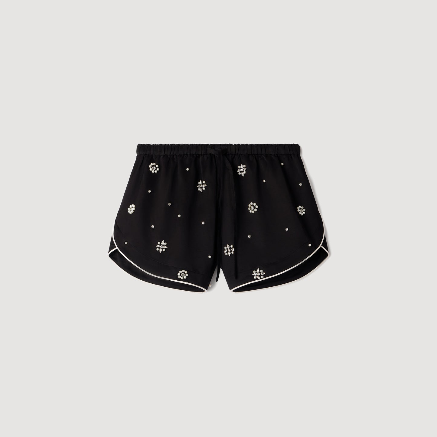 Short bordado con perlas y strass