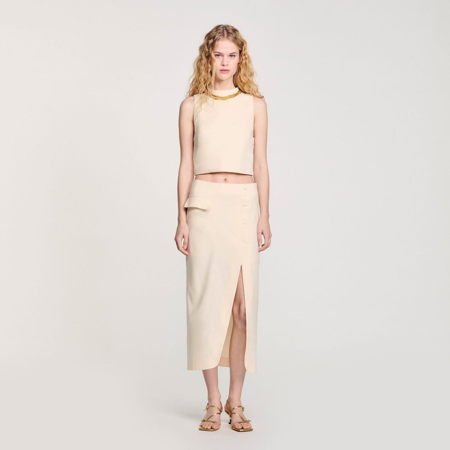 Top corto de punto con collar