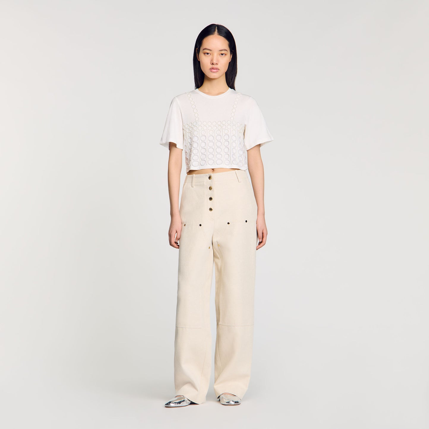 Camiseta cropped con pedrería
