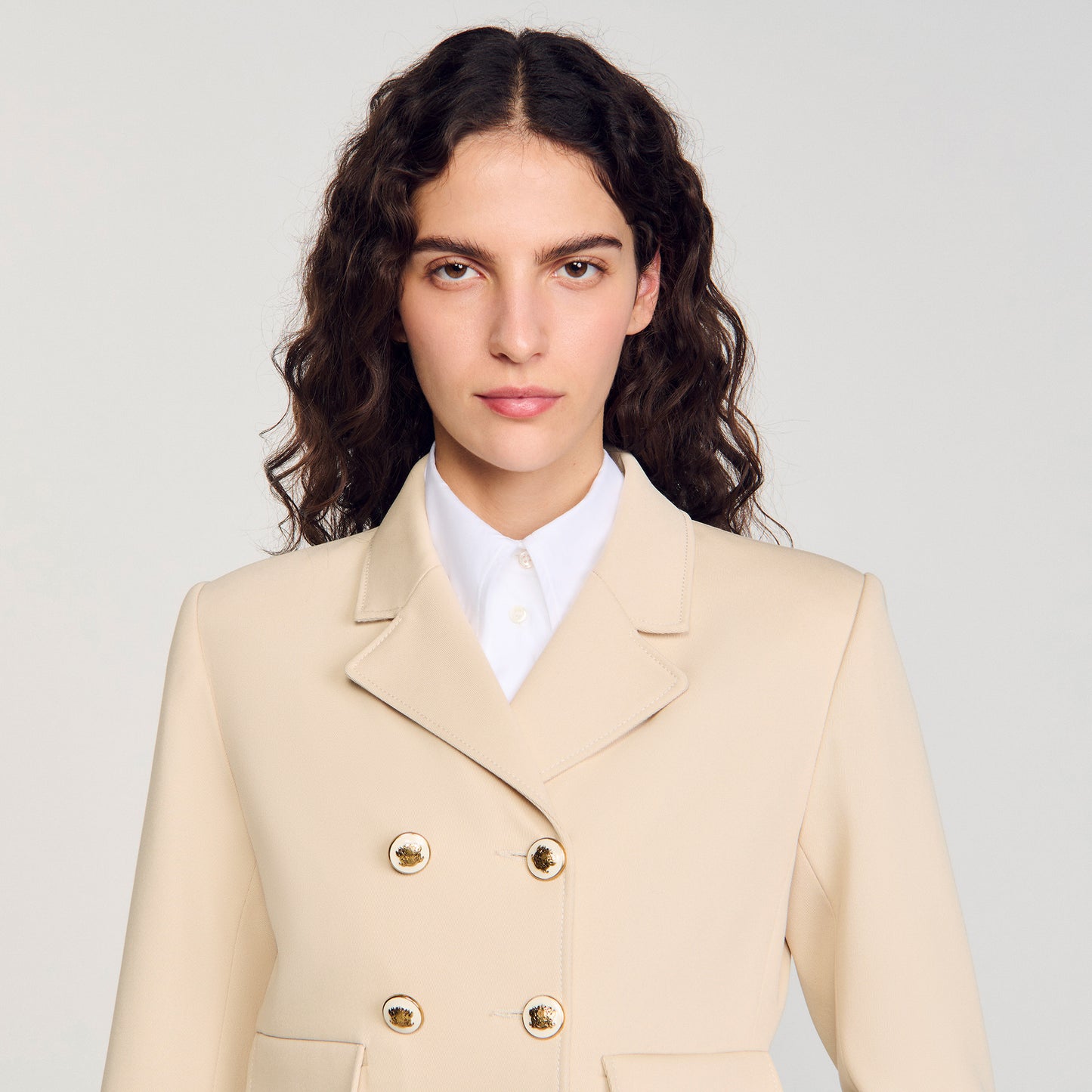 Chaqueta corta con botones
