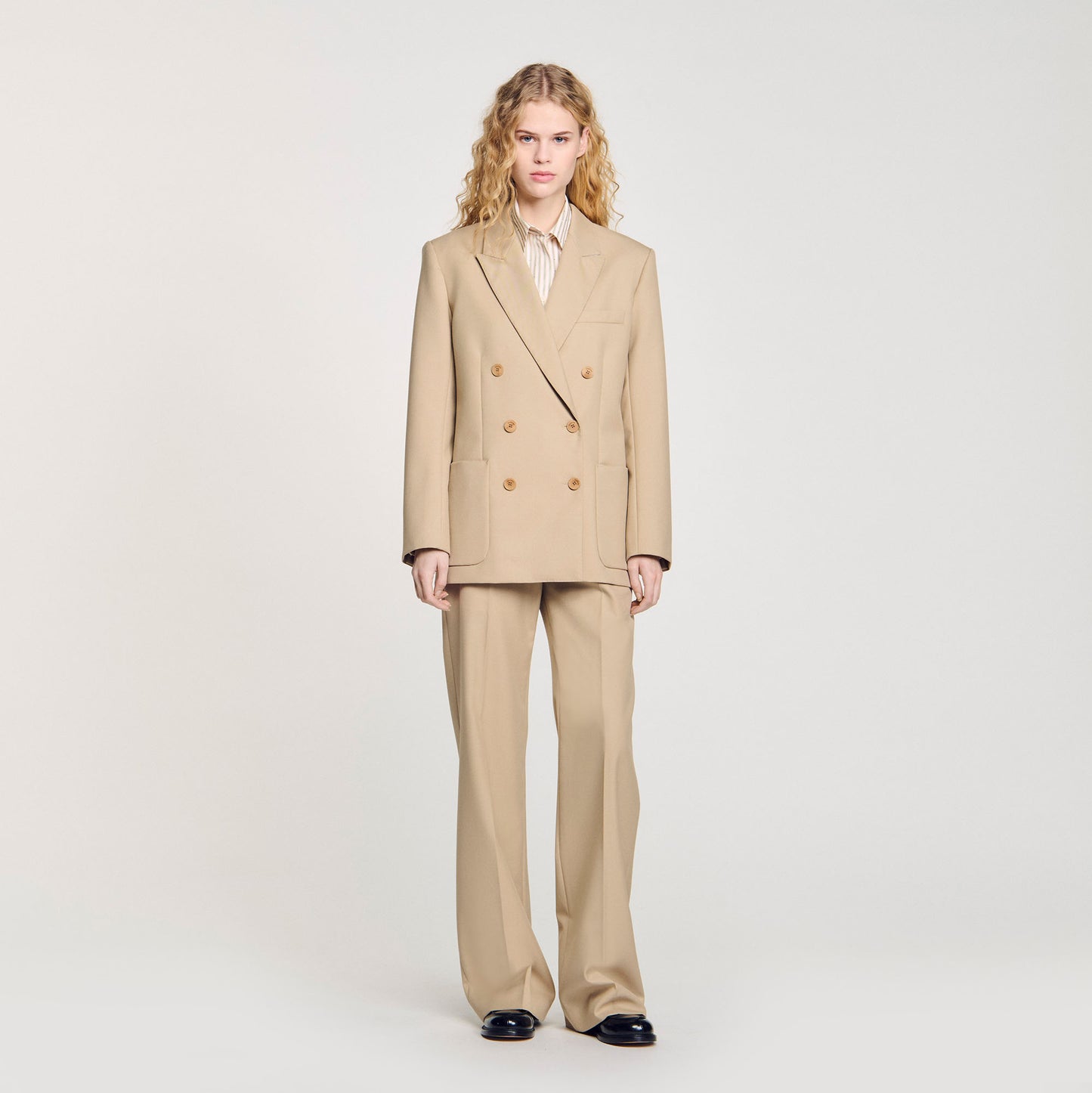 Chaqueta con botonadura cruzada