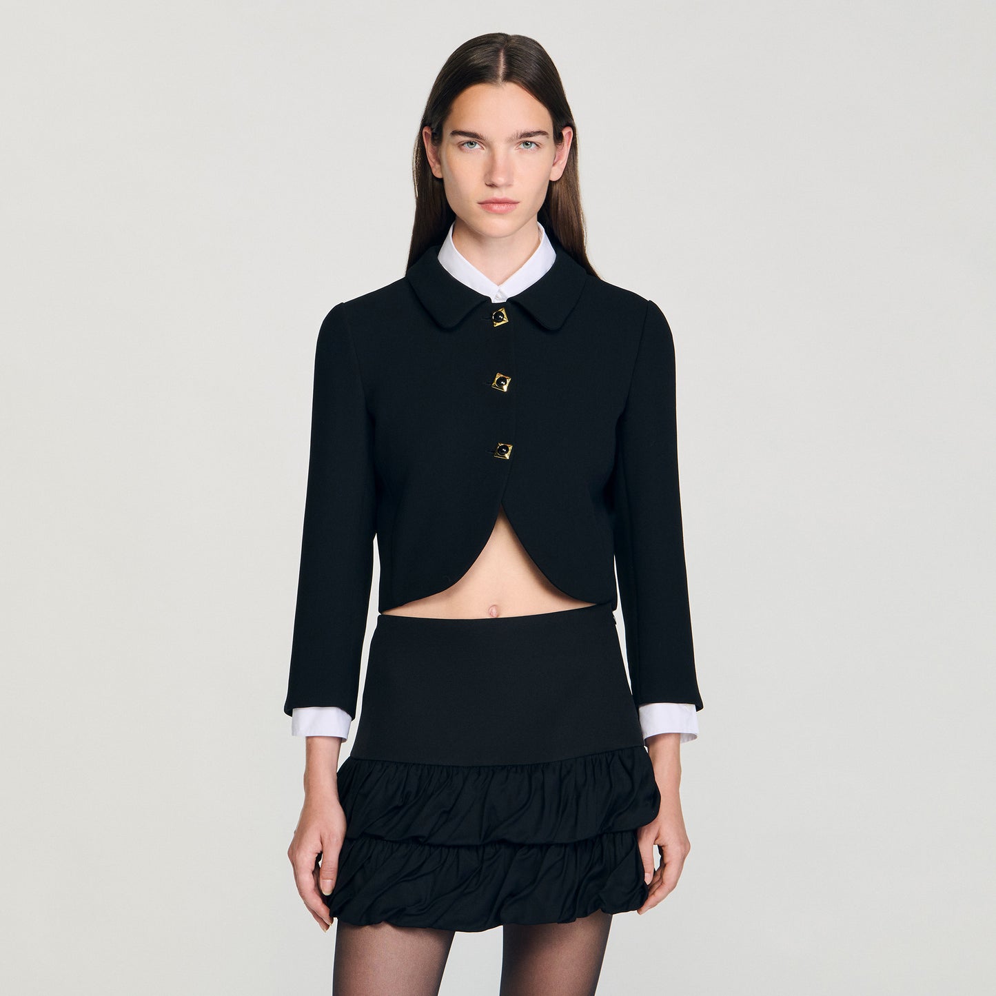 Chaqueta corta con botones de joya