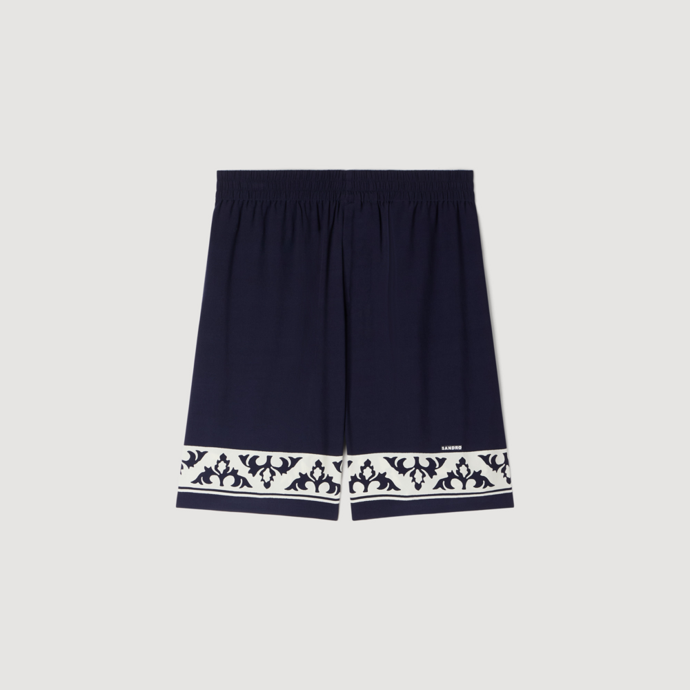 Short fluido motivo contraste