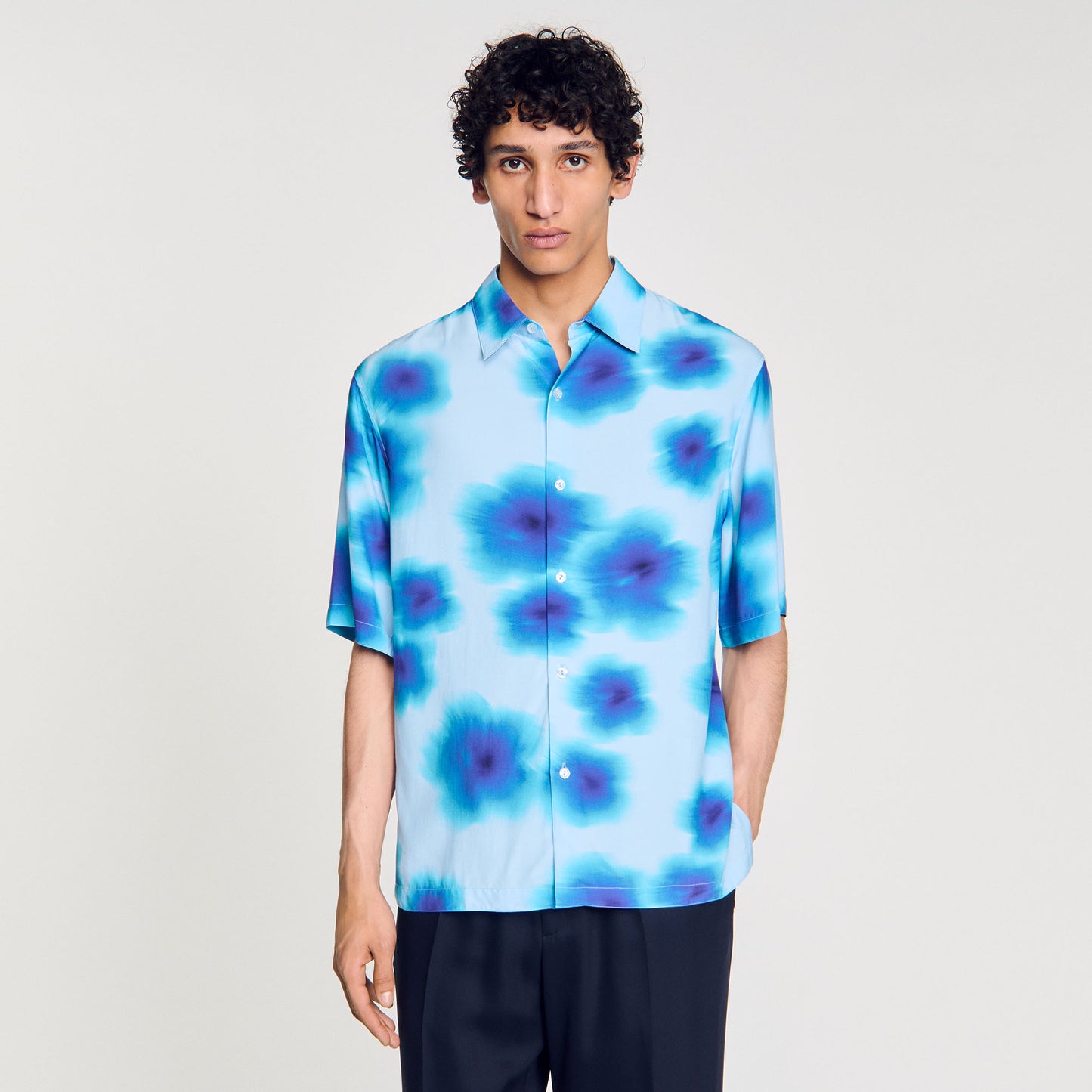 Camisa con estampado floral