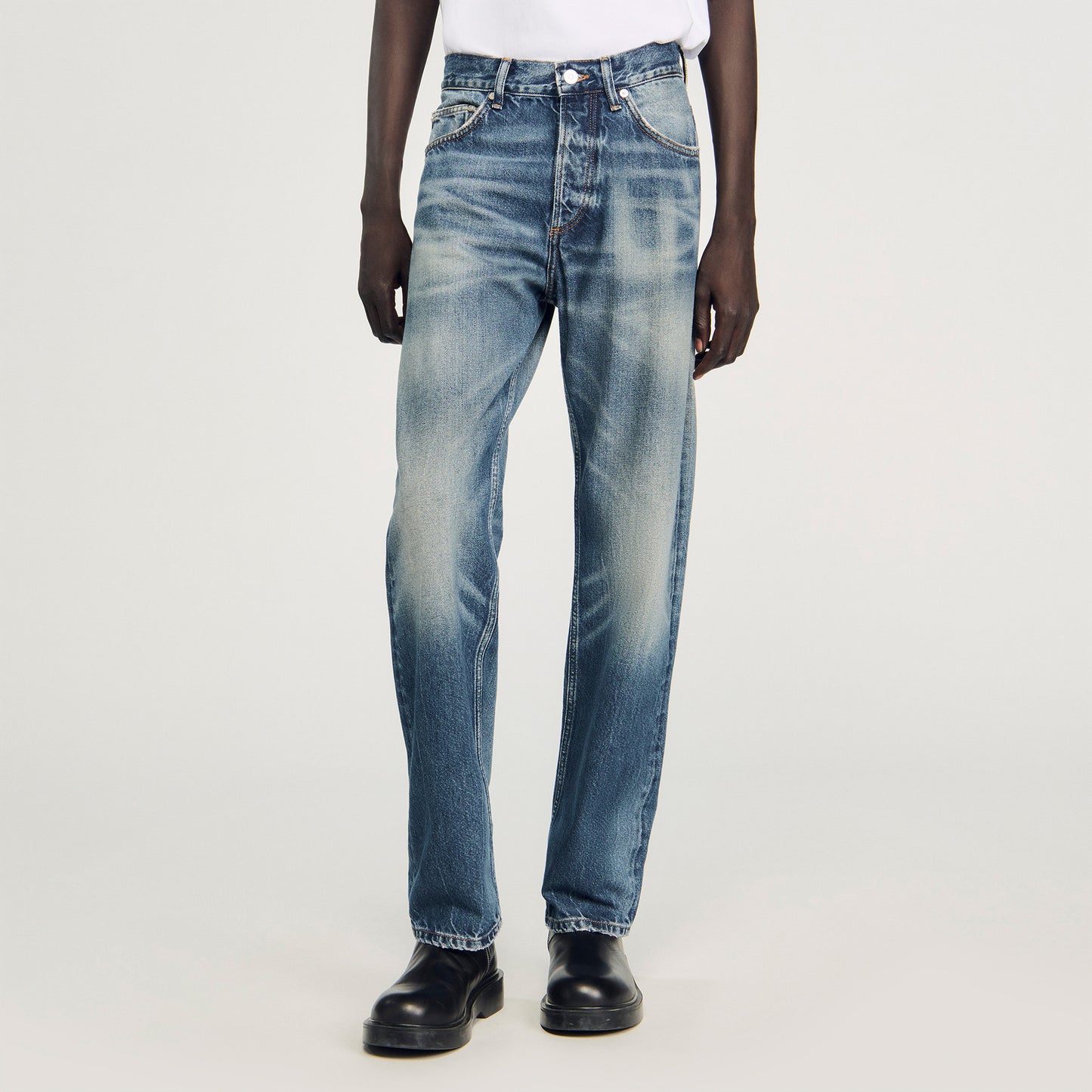 Vaquero regular descolorido