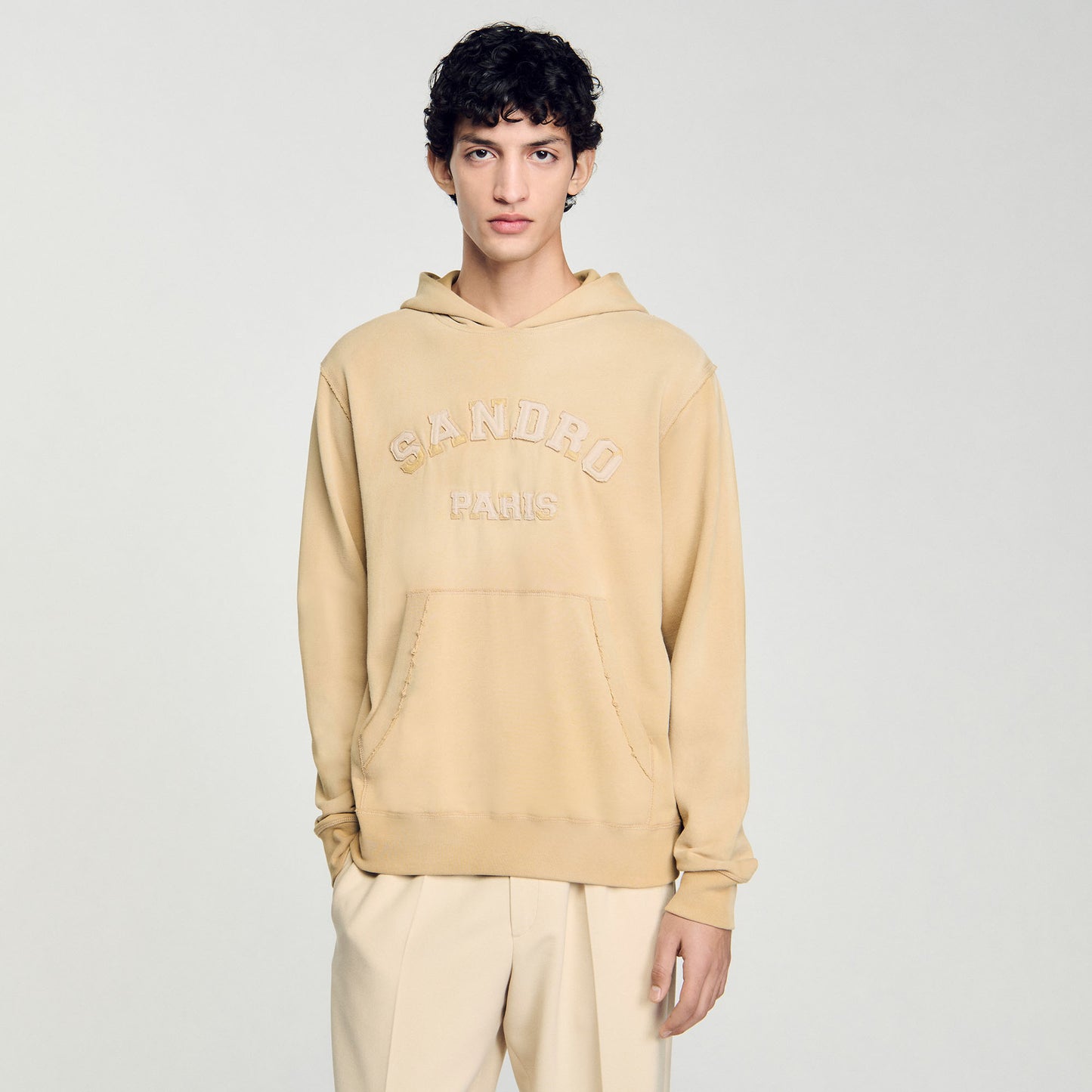 Sudadera con parche