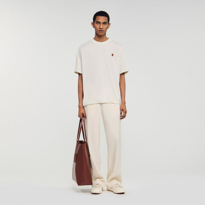 Camiseta con logotipo de cuero