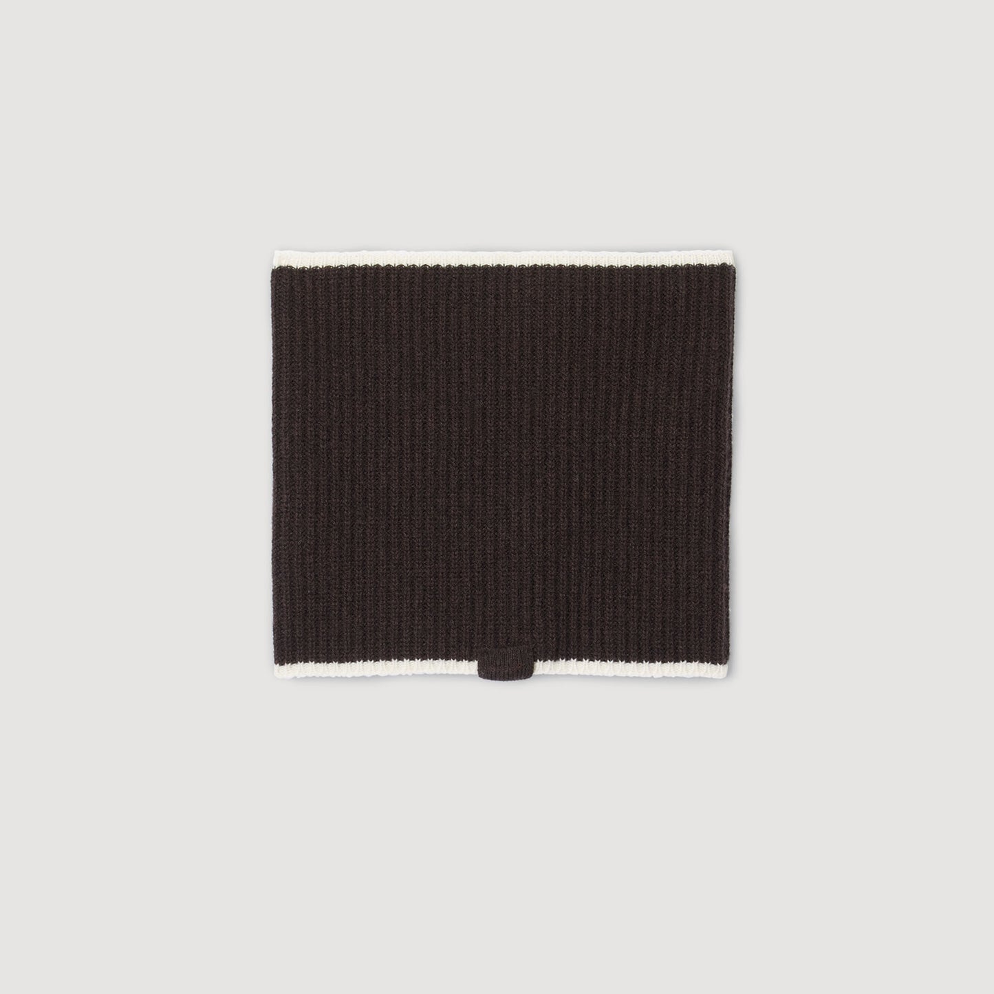 Cuello de punto acanalado
