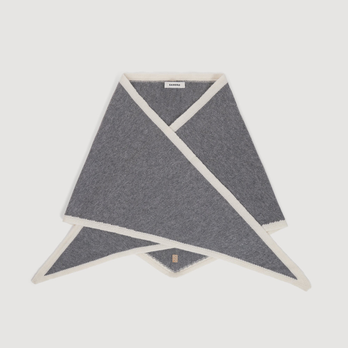 Bufanda triangular de lana