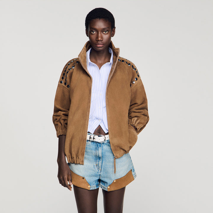 Cazadora de ante con tachuelas