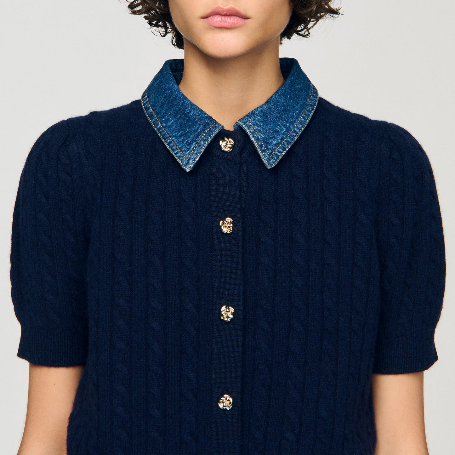 Cárdigan con cuello de denim