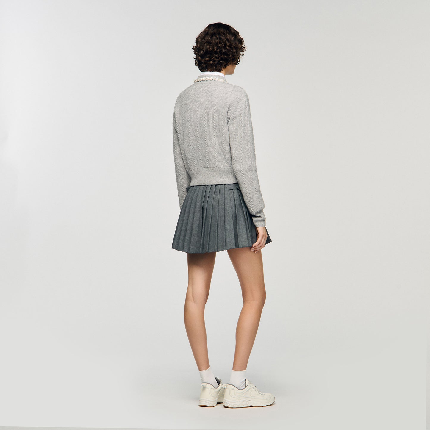 Cárdigan con cuello de pedrería