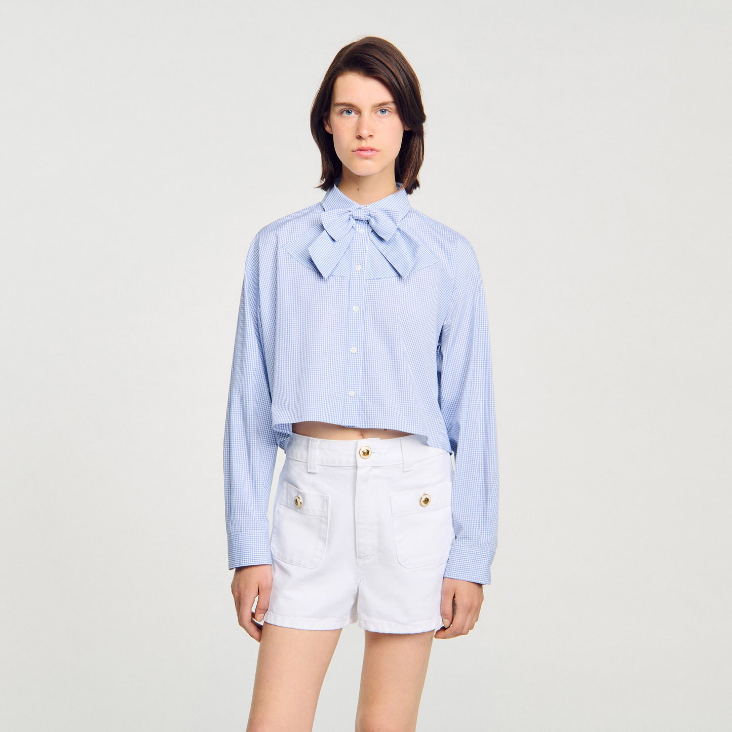 Camisa con lazo en el cuello