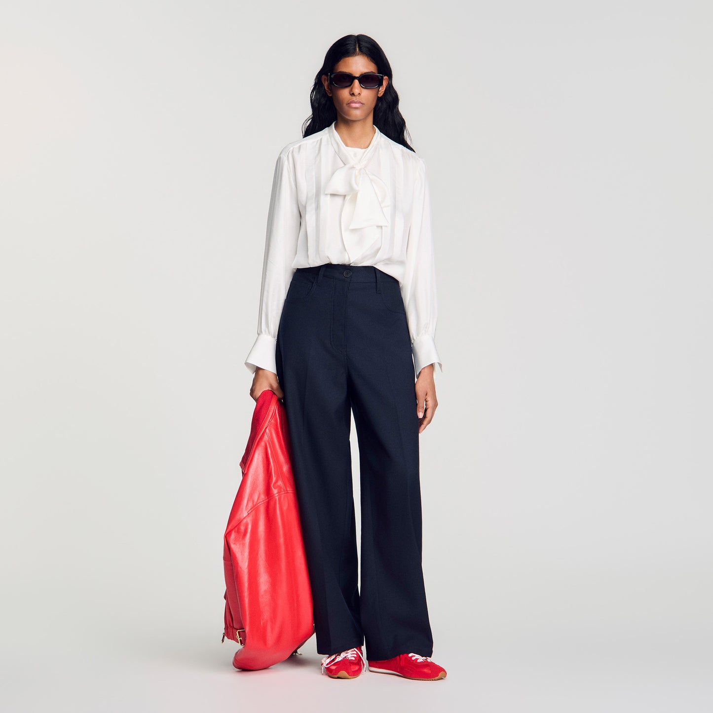 Camisa de seda con lavallière