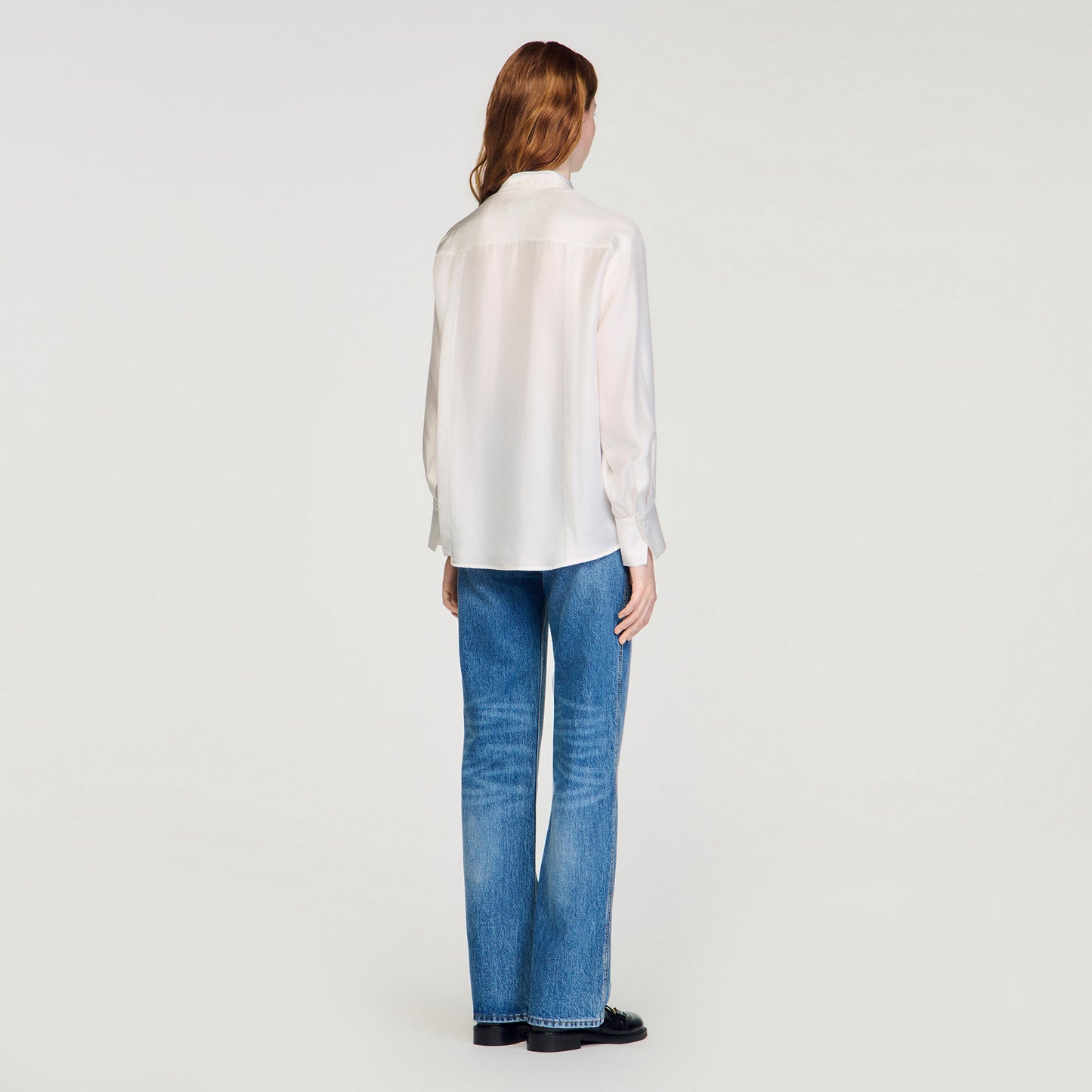 Camisa de seda con lavallière