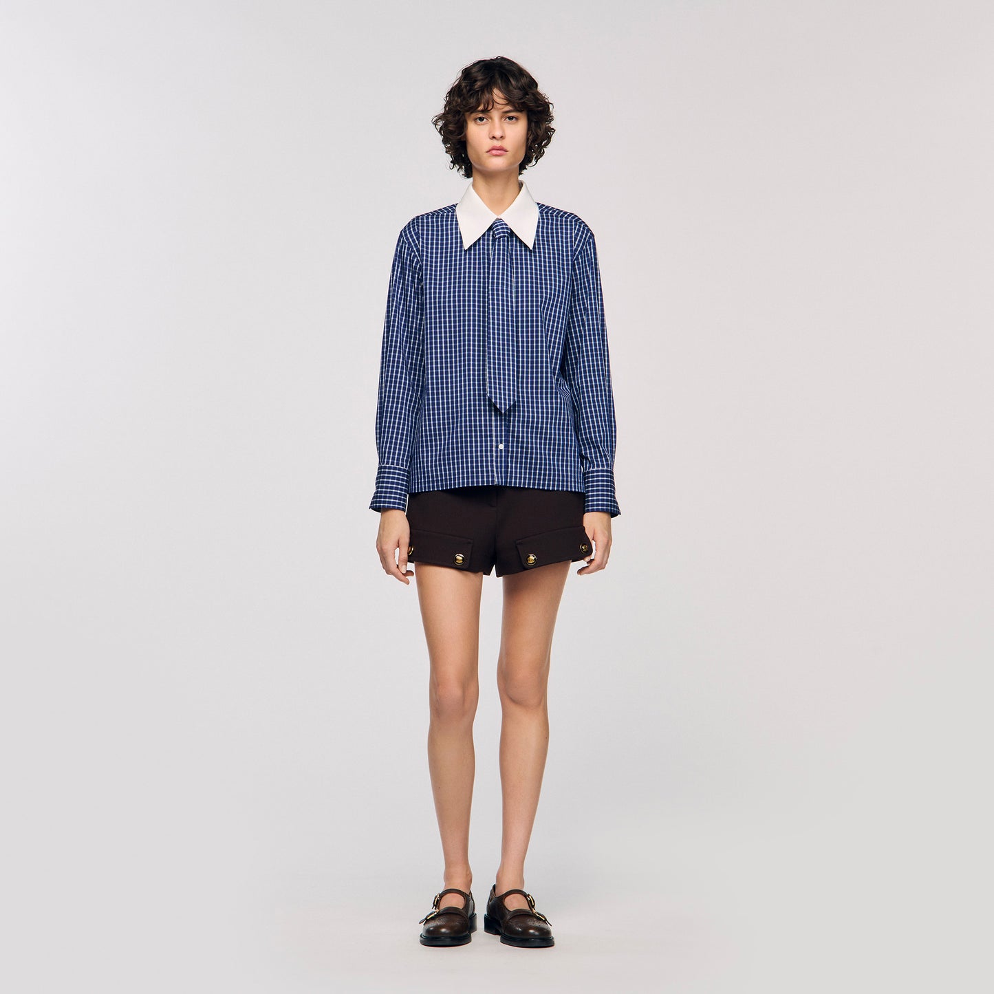 Camisa a cuadros y corbata