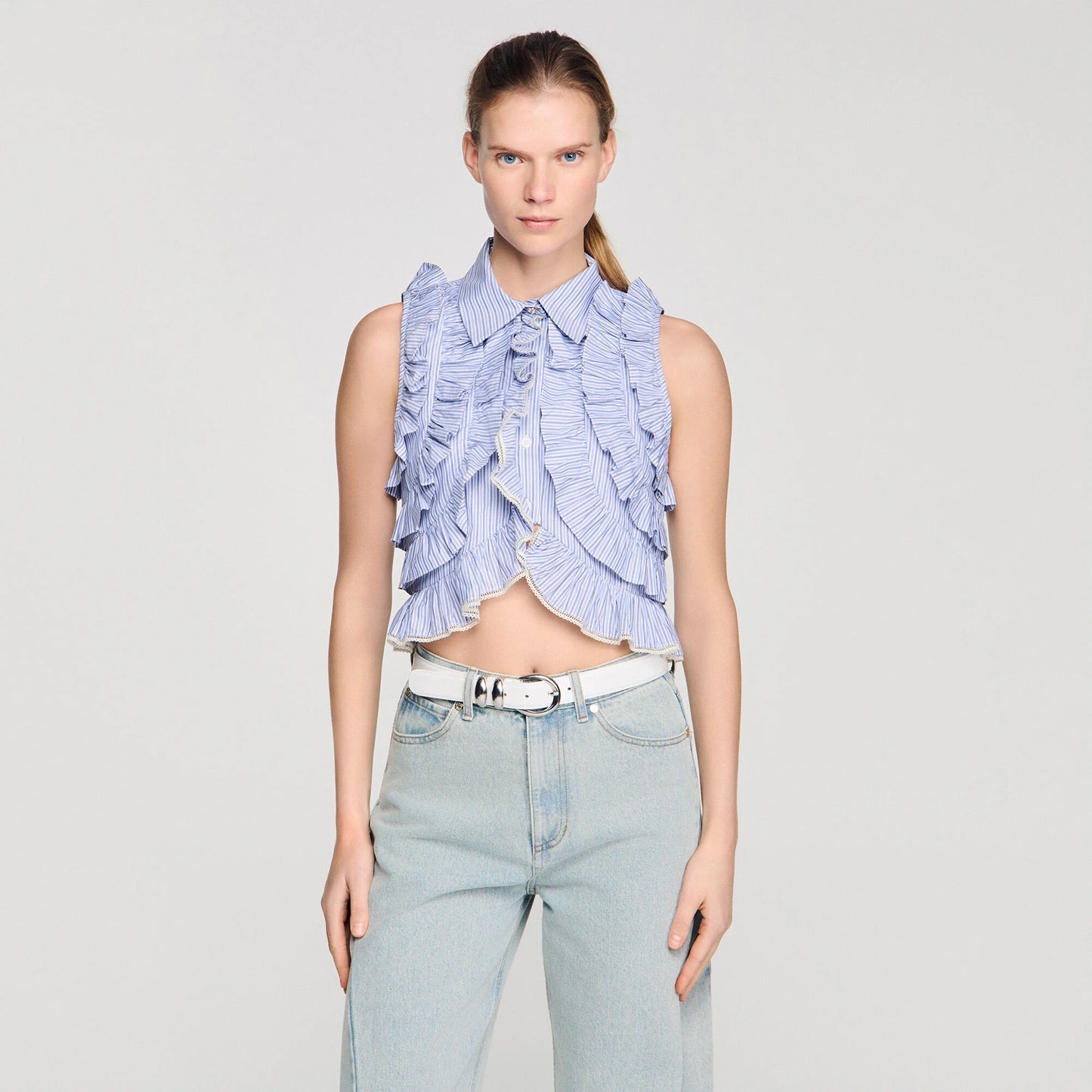 Camisa a rayas con volantes