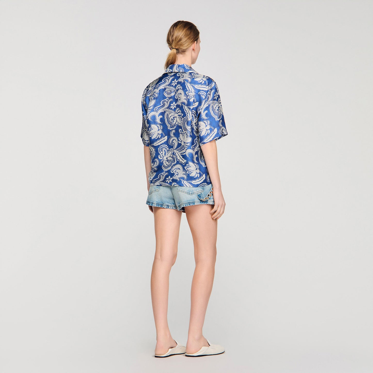 Camisa con estampado floral