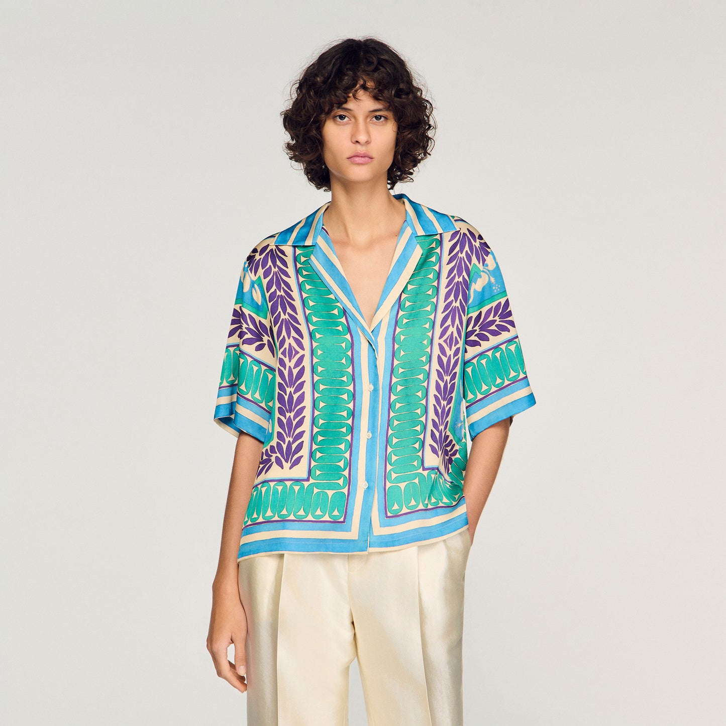 Camisa con estampado floral