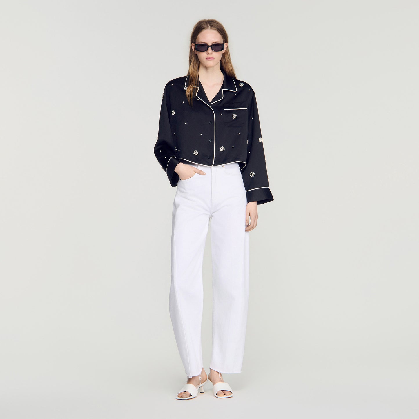 Camisa bordada con perlas y strass