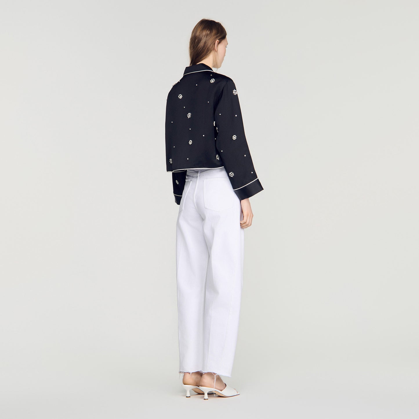 Camisa bordada con perlas y strass