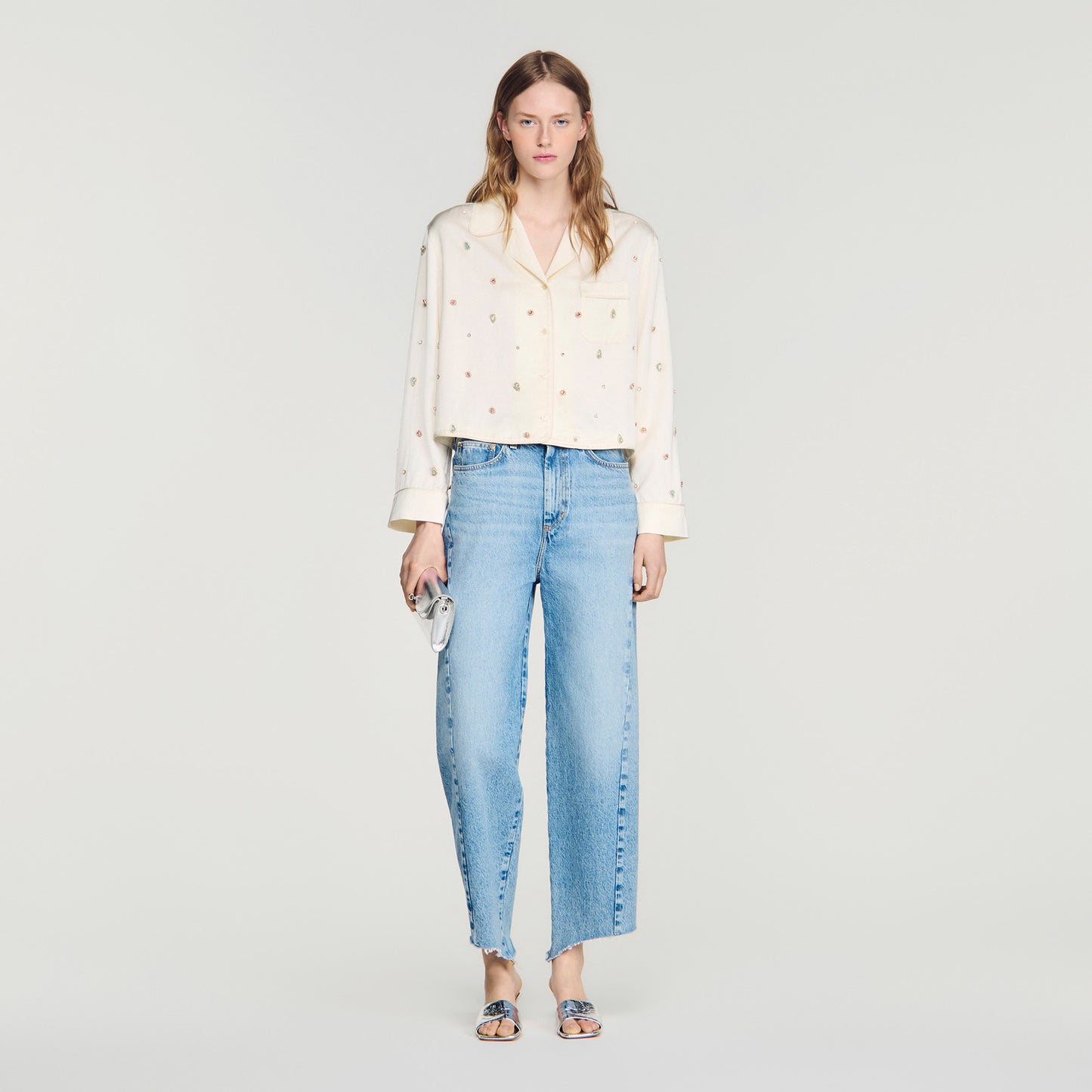 Camisa bordada con perlas y strass