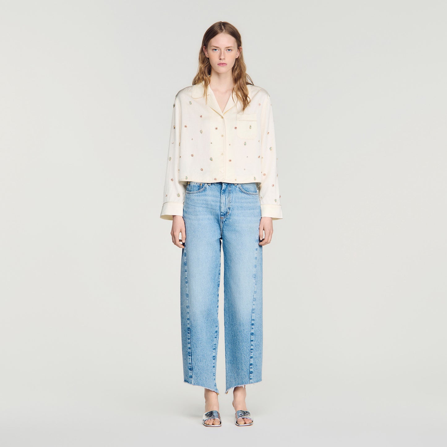 Camisa bordada con perlas y strass