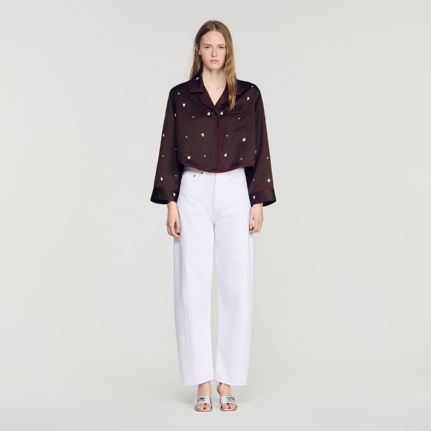Camisa bordada con perlas y strass