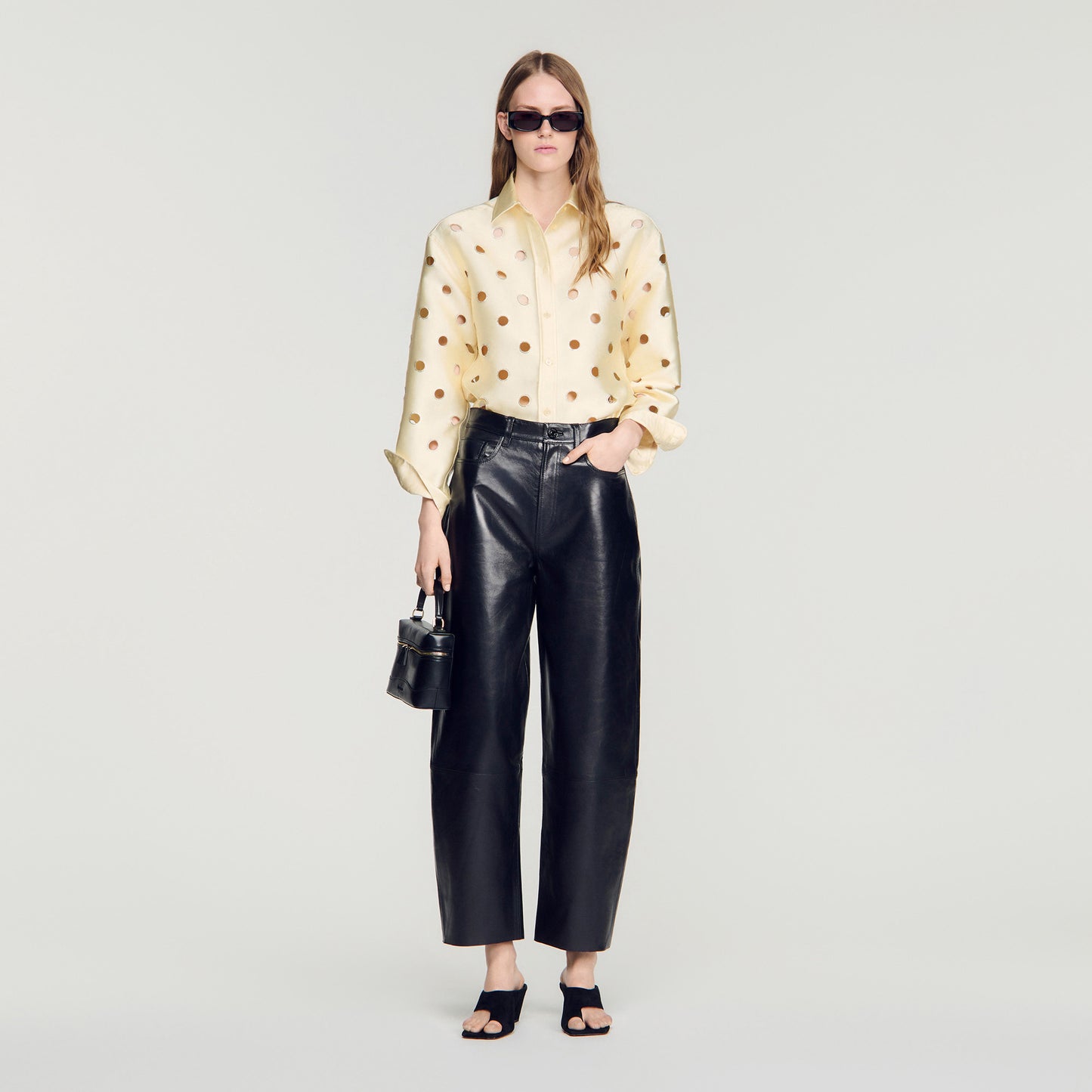Camisa calada con strass