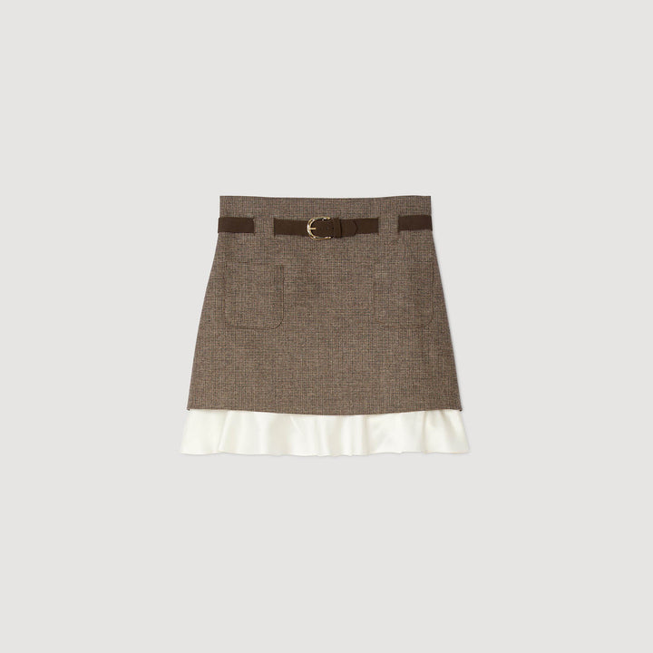 Falda corta con volante y cinturón